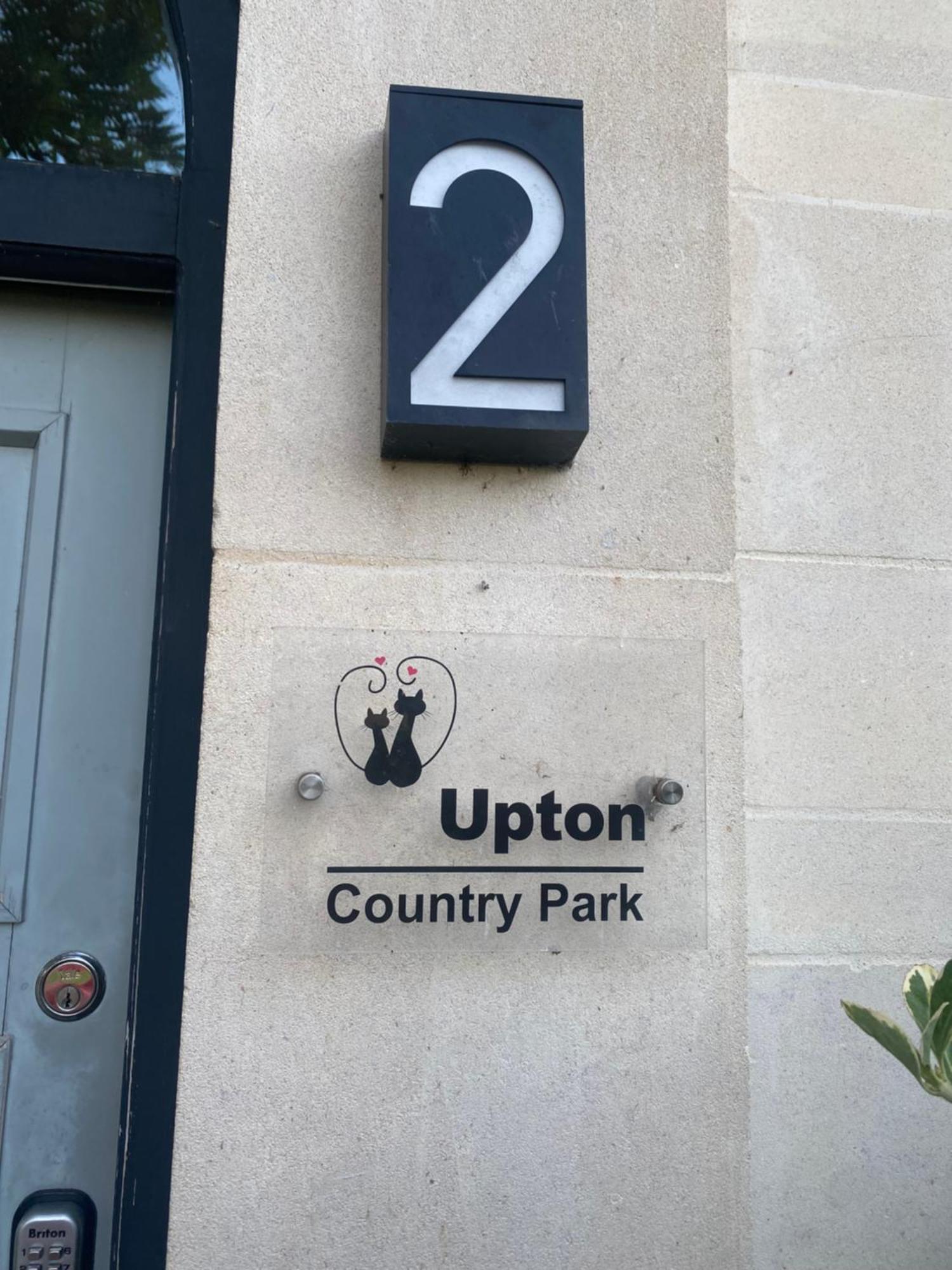 Upton Country Park Guest House Northampton Exteriör bild