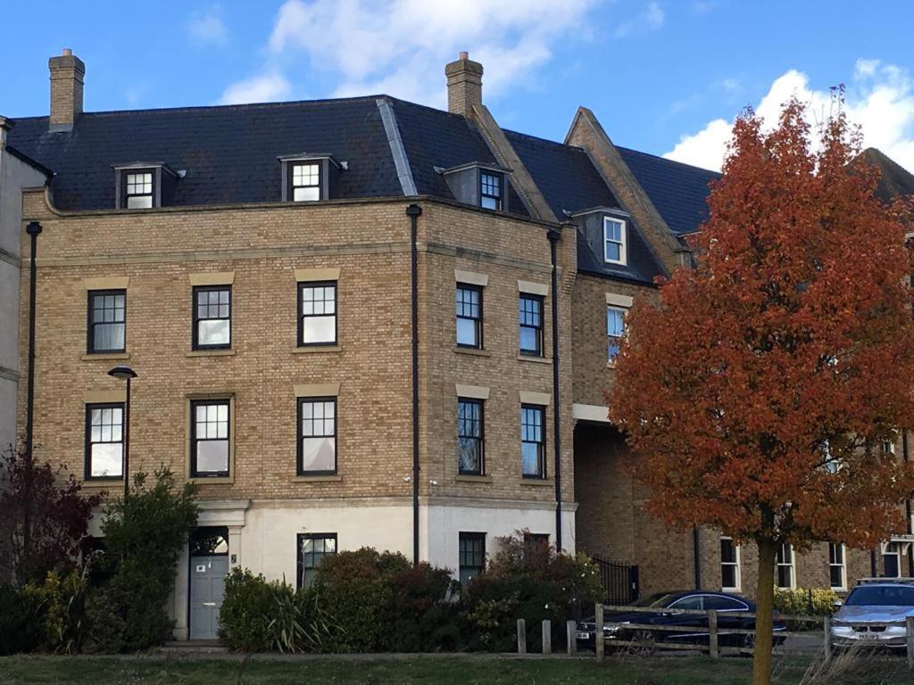Upton Country Park Guest House Northampton Exteriör bild